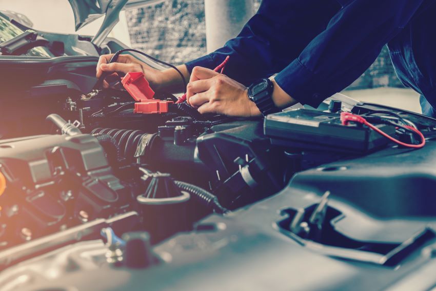 what are the signs of a weak car battery